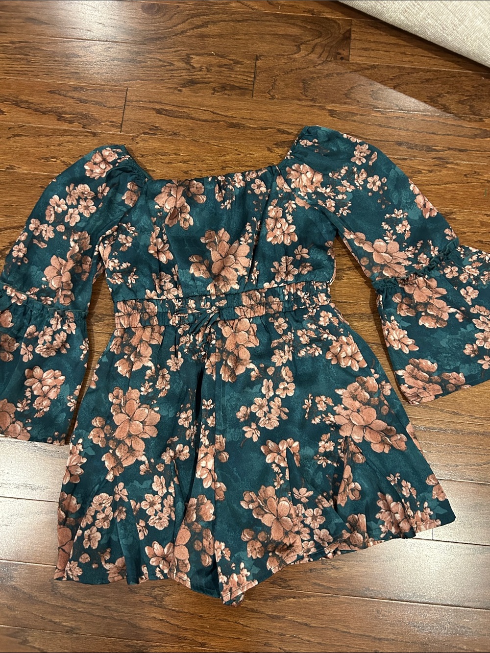 Francesca's  Girls Green Pink Floral Romper with Quarter Sleeves. Size 10.